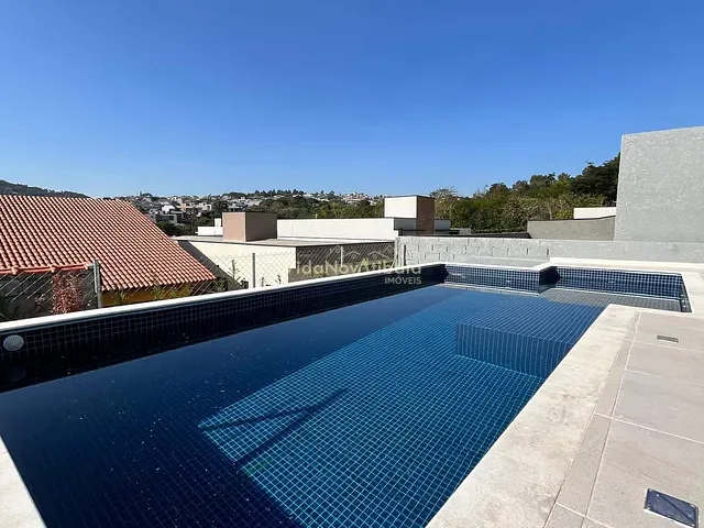 Sobrado com 360m² 3 quartos e 5 banheiros, à venda, no bairro Rio Abaixo em Atibaia