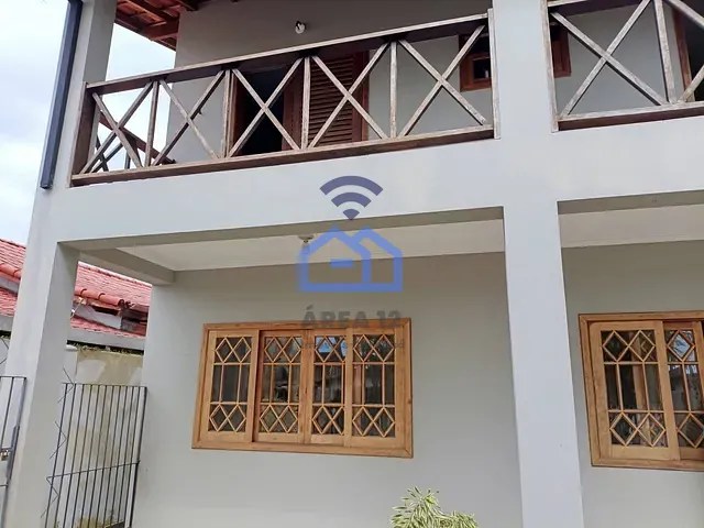 Sobrado com 360m² 4 quartos e 4 banheiros, à venda, no bairro Indaiá em Caraguatatuba