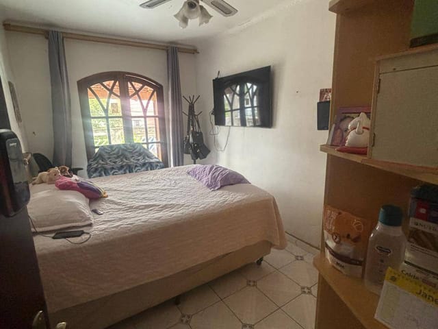 Sobrado 3 quartos e 3 banheiros, à venda, no bairro Jardim Rina em Santo André