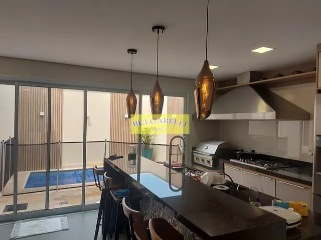 Sobrado com 220m² 4 quartos e 4 banheiros, à venda, no bairro Jardim Ermida I em Jundiaí
