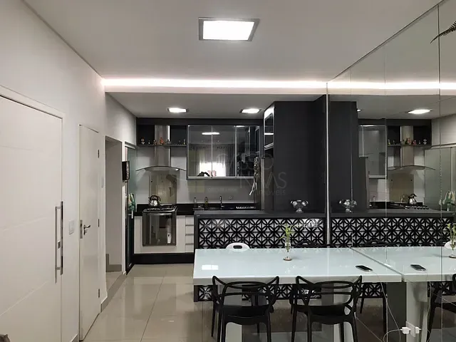 Sobrado com 144m² 3 quartos e 3 banheiros, à venda, no bairro Jardim Albino Biachi em Apucarana