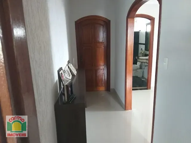 Sobrado com 359m² 3 quartos e 2 banheiros, à venda, no bairro Jardim Santana em Anápolis