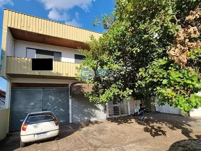 Sobrado com 470m², à venda, no bairro Jardim Londrilar em Londrina