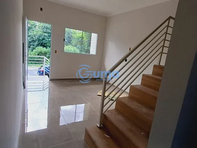 Sobrado com 58m² 2 quartos e 1 banheiro, à venda, no bairro Jardim São Miguel em Bragança Paulista