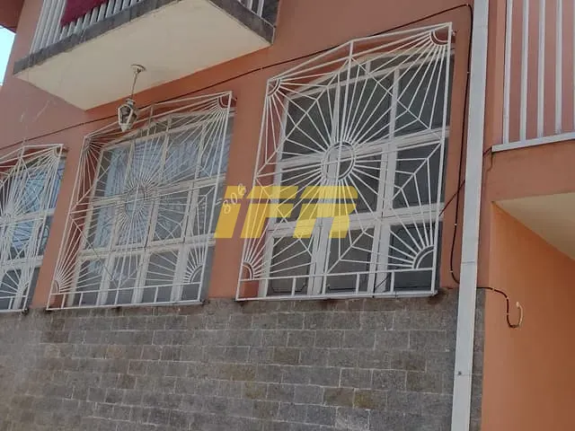 Sobrado com 495m² 3 quartos e 5 banheiros, à venda, no bairro Vila Nossa Senhora das Graças em Taubaté