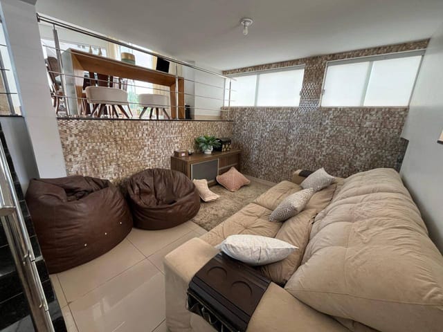 Sobrado com 537m² 5 quartos e 6 banheiros, à venda, no bairro Jardins Madri em Goiânia