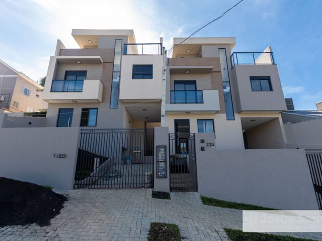 Sobrado com 109m² 3 quartos e 3 banheiros, à venda, no bairro Mercês em Curitiba