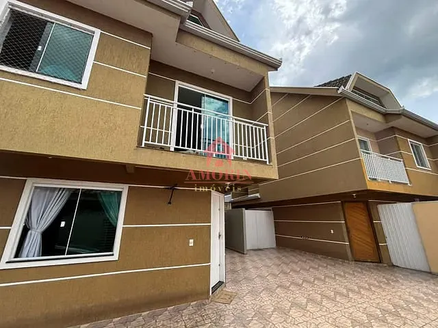 Sobrado com 134m² 3 quartos e 2 banheiros, à venda, no bairro Fazendinha em Curitiba