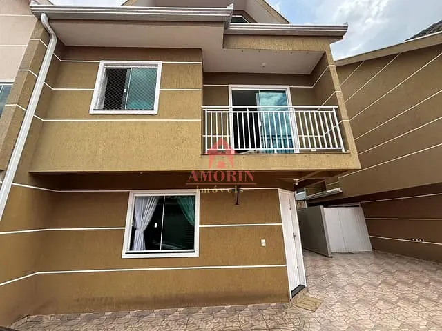 Sobrado com 134m² 3 quartos e 2 banheiros, à venda, no bairro Fazendinha em Curitiba