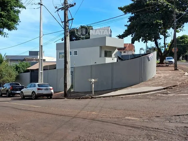 Sobrado com 306m² 3 quartos e 3 banheiros, à venda, no bairro Jardim Presidente em Londrina