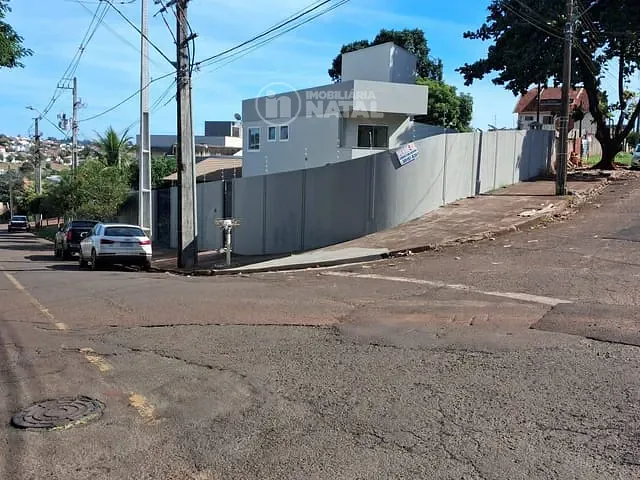Sobrado com 306m² 3 quartos e 3 banheiros, à venda, no bairro Jardim Presidente em Londrina