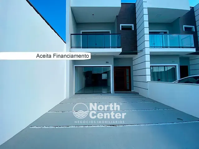 Sobrado com 109m² 3 quartos e 3 banheiros, à venda, no bairro Costeira em Balneário Barra do Sul
