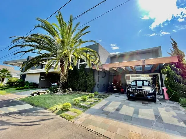 Sobrado com 528m² 5 quartos e 5 banheiros, à venda, no bairro Centro em Xangri-Lá