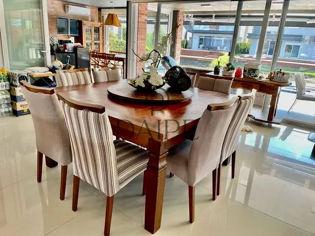 Sobrado com 528m² 5 quartos e 5 banheiros, à venda, no bairro Centro em Xangri-Lá