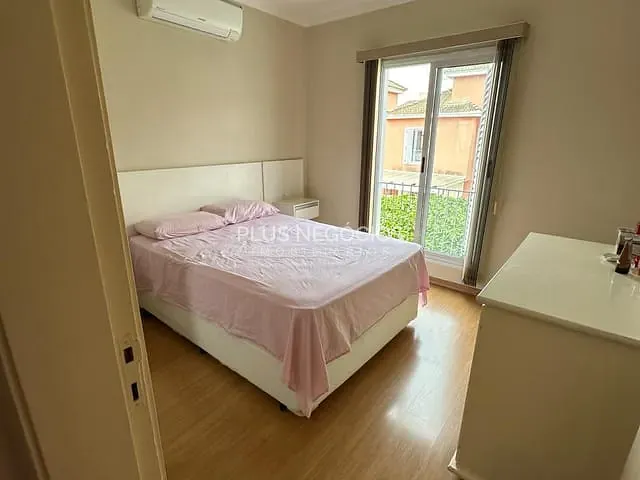 Sobrado com 199m² 3 quartos e 2 banheiros, à venda, no bairro Jardim São Carlos em Sorocaba