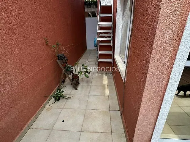 Sobrado com 199m² 3 quartos e 2 banheiros, à venda, no bairro Jardim São Carlos em Sorocaba