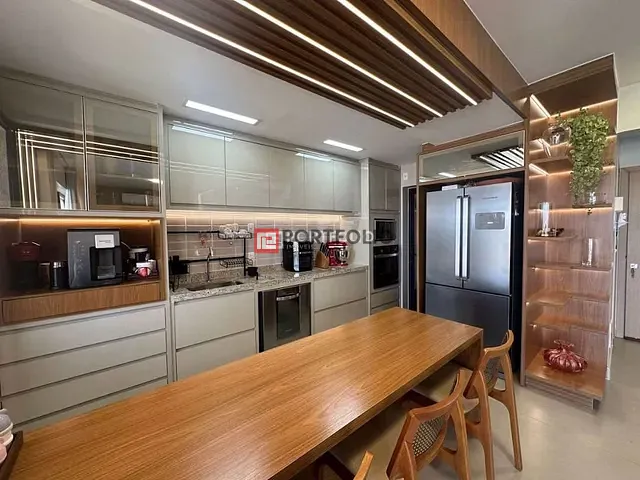 Sobrado com 360m² 4 quartos e 4 banheiros, à venda, no bairro Jardins Nápoles em Senador Canedo