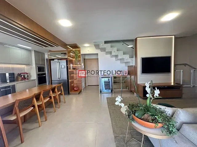 Sobrado com 360m² 4 quartos e 4 banheiros, à venda, no bairro Jardins Nápoles em Senador Canedo