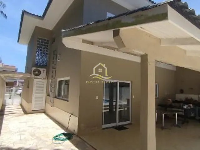 Sobrado com 402m² 5 quartos e 6 banheiros, à venda, no bairro Boracéia em São Sebastião