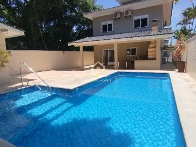 Sobrado com 402m² 5 quartos e 6 banheiros, à venda, no bairro Boracéia em São Sebastião