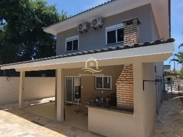 Sobrado com 402m² 5 quartos e 6 banheiros, à venda, no bairro Boracéia em São Sebastião