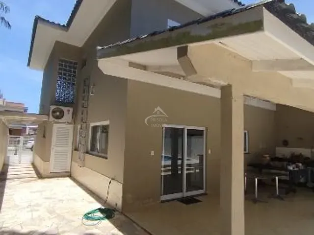 Sobrado com 402m² 5 quartos e 6 banheiros, à venda, no bairro Boracéia em São Sebastião