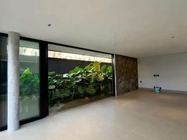 Sobrado com 349m² 4 quartos e 5 banheiros, à venda, no bairro Jardins Capri em Senador Canedo