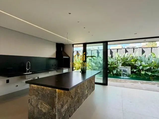 Sobrado com 349m² 4 quartos e 5 banheiros, à venda, no bairro Jardins Capri em Senador Canedo