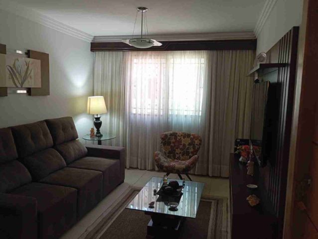Sobrado com 120m² 4 quartos e 2 banheiros, à venda, no bairro Setor Leste Vila Nova em Goiânia
