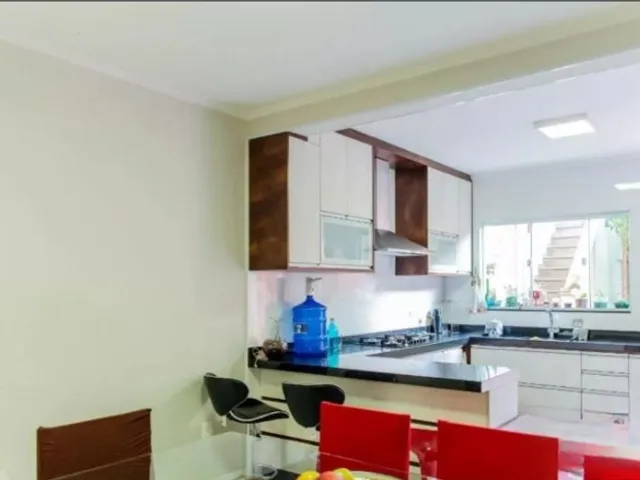 Sobrado 3 quartos e 2 banheiros, à venda ou para alugar, no bairro Vila Humaitá em Santo André