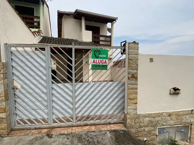 Sobrado 2 quartos e 2 banheiros, para alugar, no bairro Centro em Extrema