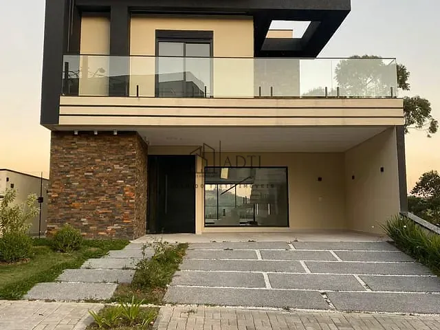 Sobrado com 400m² 3 quartos e 4 banheiros, à venda, no bairro Cidade Parquelandia em Mogi das Cruzes