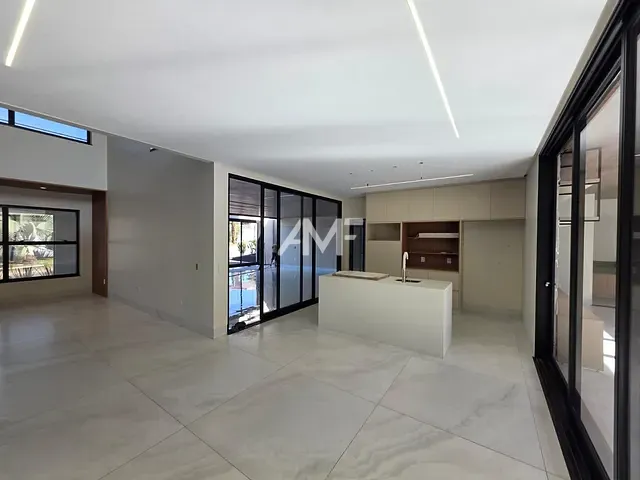 Sobrado com 480m² 4 quartos e 6 banheiros, à venda, no bairro Setor Habitacional Vicente Pires - Trecho 3 em Brasília