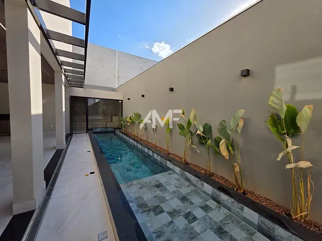 Sobrado com 480m² 4 quartos e 6 banheiros, à venda, no bairro Setor Habitacional Vicente Pires - Trecho 3 em Brasília