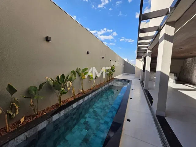 Sobrado com 480m² 4 quartos e 6 banheiros, à venda, no bairro Setor Habitacional Vicente Pires - Trecho 3 em Brasília