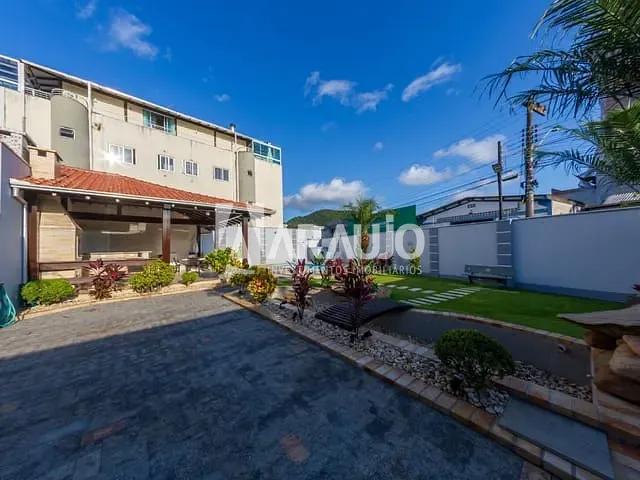 Sobrado com 520m² 3 quartos e 2 banheiros, à venda, no bairro Dom Bosco em Itajaí