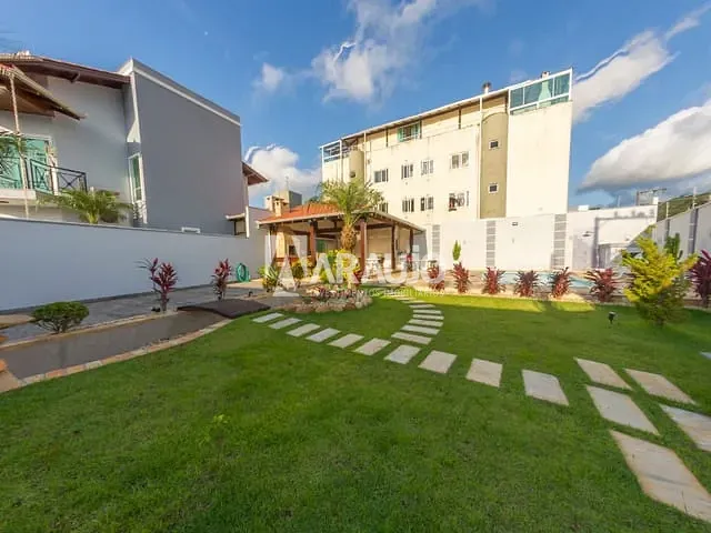 Sobrado com 520m² 3 quartos e 2 banheiros, à venda, no bairro Dom Bosco em Itajaí