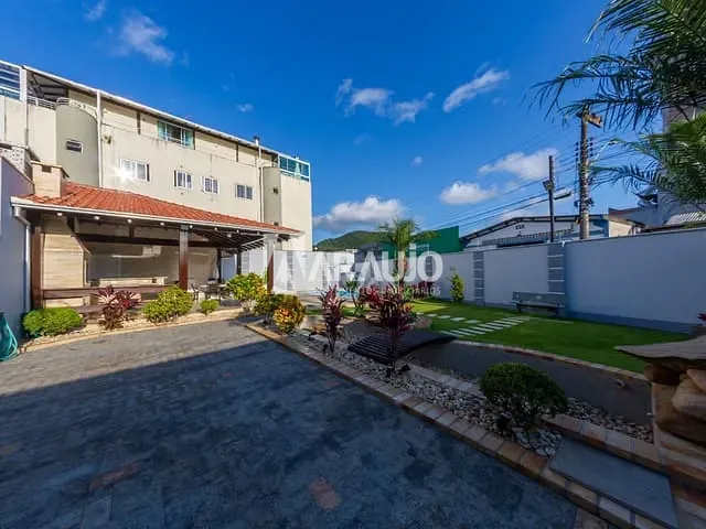 Sobrado com 520m² 3 quartos e 2 banheiros, à venda, no bairro Dom Bosco em Itajaí