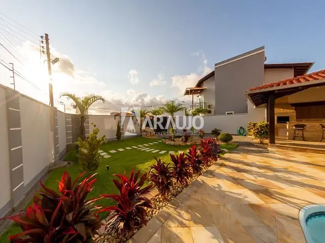 Sobrado com 520m² 3 quartos e 2 banheiros, à venda, no bairro Dom Bosco em Itajaí