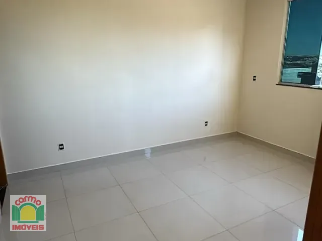 Sobrado com 150m² 3 quartos e 3 banheiros, para alugar, no bairro Residencial Flor do Cerrado em Anápolis
