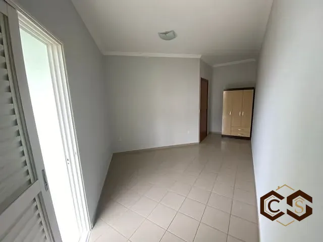 Sobrado com 342m² 6 quartos e 4 banheiros, à venda ou para alugar, no bairro Jardim Portal de Itaici em Indaiatuba