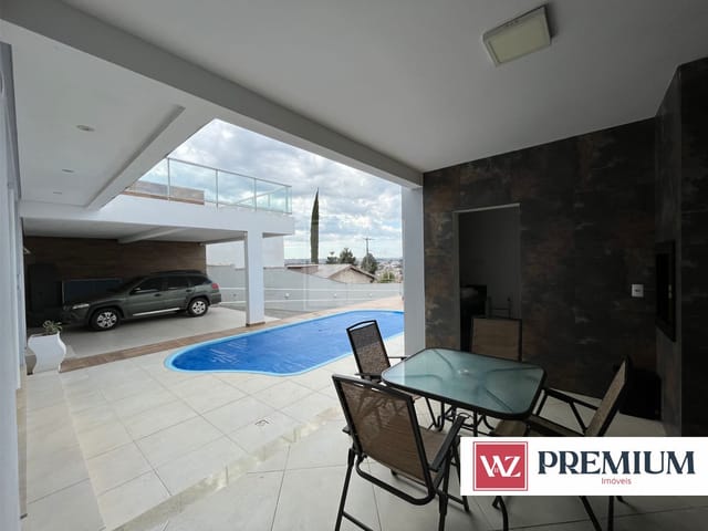 Sobrado com 600m² 4 quartos e 3 banheiros, à venda, no bairro Jardim Carvalho em Ponta Grossa