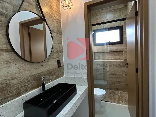 Sobrado 3 quartos e 2 banheiros, à venda, no bairro Residencial do Lago em Pirassununga