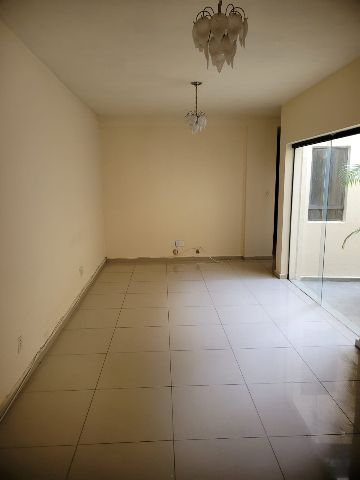 Sobrado com 202m² 2 quartos e 1 banheiro, à venda, no bairro Centro em Pindamonhangaba