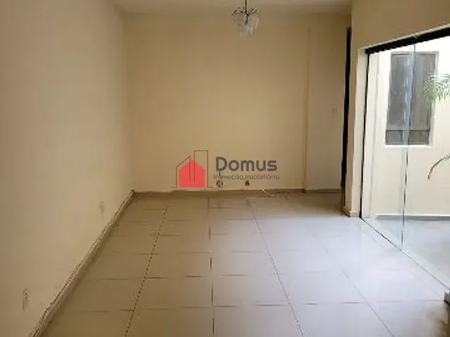 Sobrado com 202m² 2 quartos e 1 banheiro, à venda, no bairro Centro em Pindamonhangaba