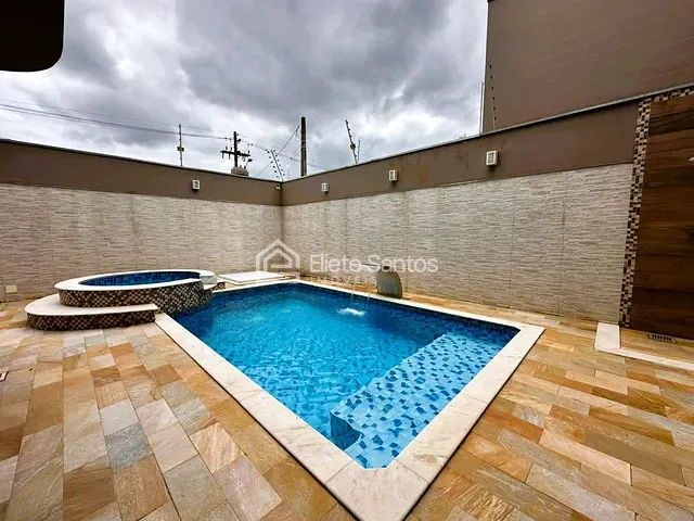 Sobrado com 300m² 3 quartos e 5 banheiros, à venda, no bairro Terras de Santa Bárbara em Santa Bárbara D'Oeste