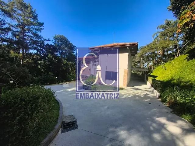 Sobrado com 3700m² 4 quartos e 5 banheiros, à venda, no bairro Bosque dos Eucaliptos em São José dos Campos