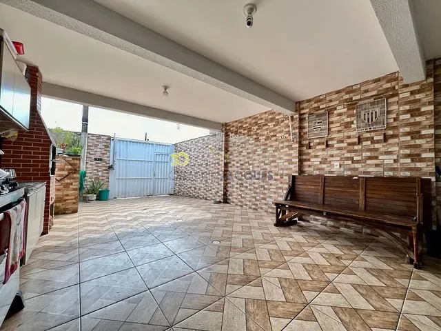 Sobrado com 130m² 2 quartos e 2 banheiros, à venda, no bairro Forquilhas em São José