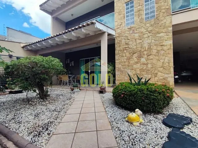 Sobrado com 331m² 3 quartos e 4 banheiros, à venda, no bairro Jardim Esperança em Londrina