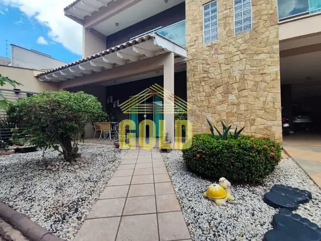 Sobrado com 331m² 3 quartos e 4 banheiros, à venda, no bairro Jardim Esperança em Londrina
